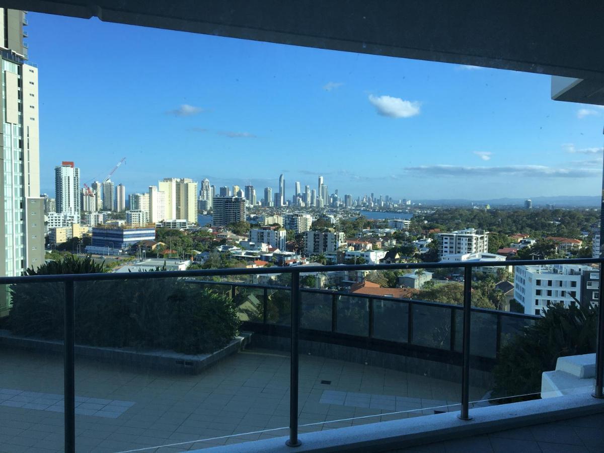 Three-Bedroom Apartment With Amazing View Near Surfers Paradise Guldkusten Exteriör bild