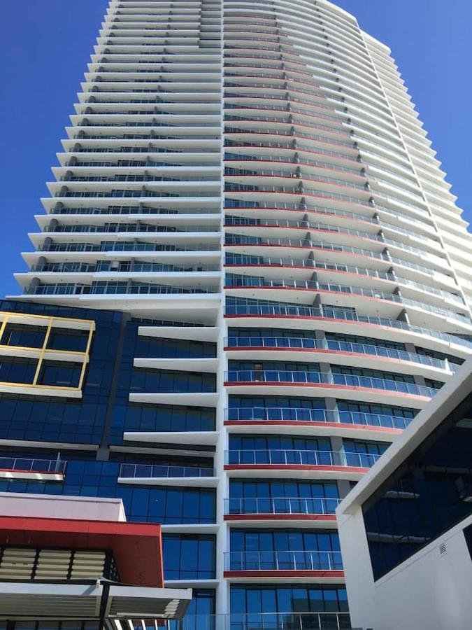 Three-Bedroom Apartment With Amazing View Near Surfers Paradise Guldkusten Exteriör bild